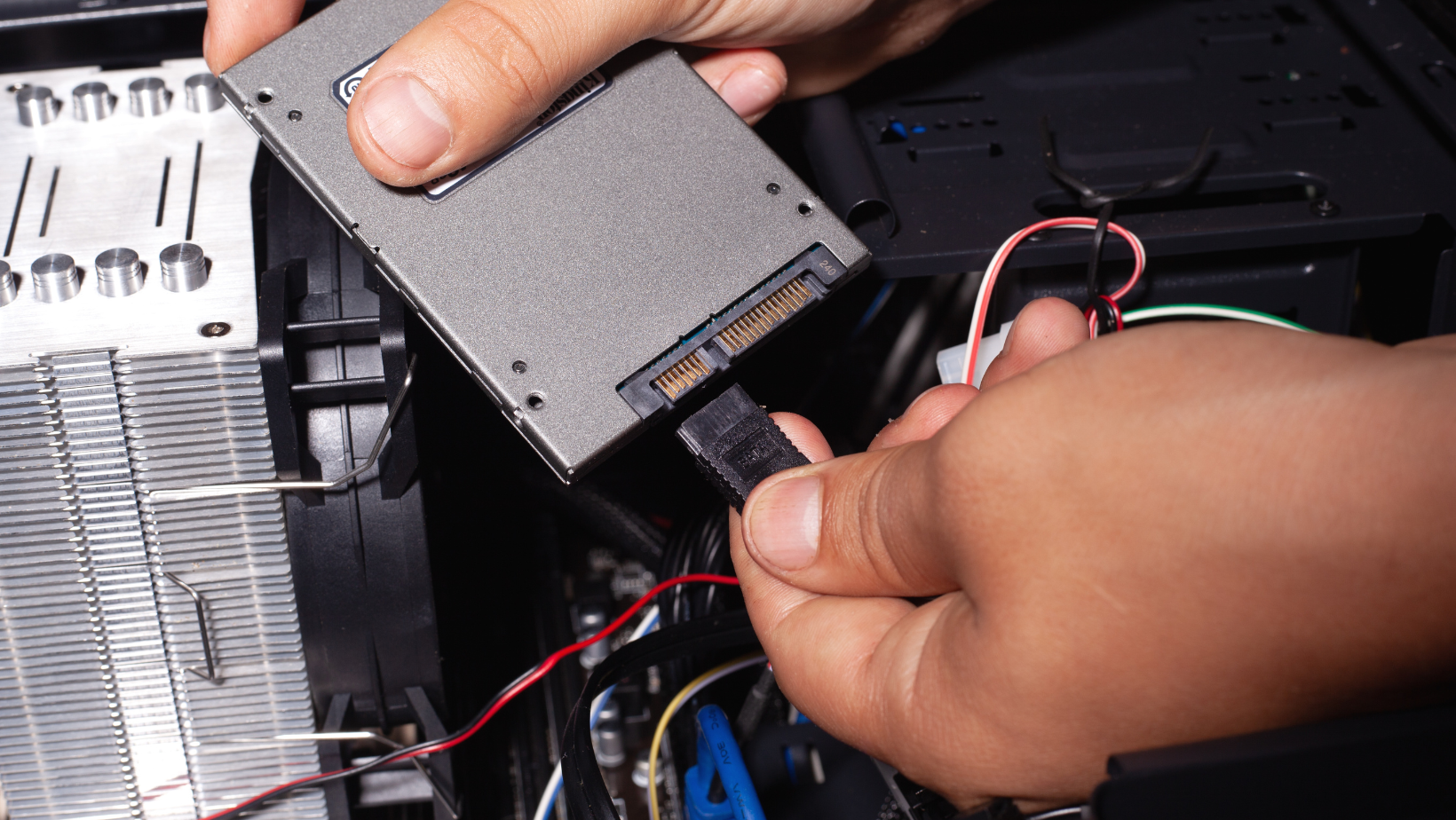 Не открывается ssd диск. Установочный накопитель. ссд диск на компьютер за 2000 рублей. 600 включений ссд. куда подключается ссд накопитель для компьютера.